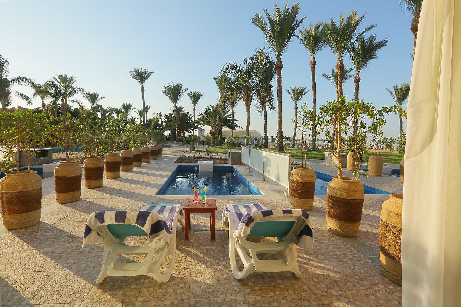 executive-jacuzzi_pool-stella_beach_resort_and_spa-gallery-2 Executive Jacuzzi Pool